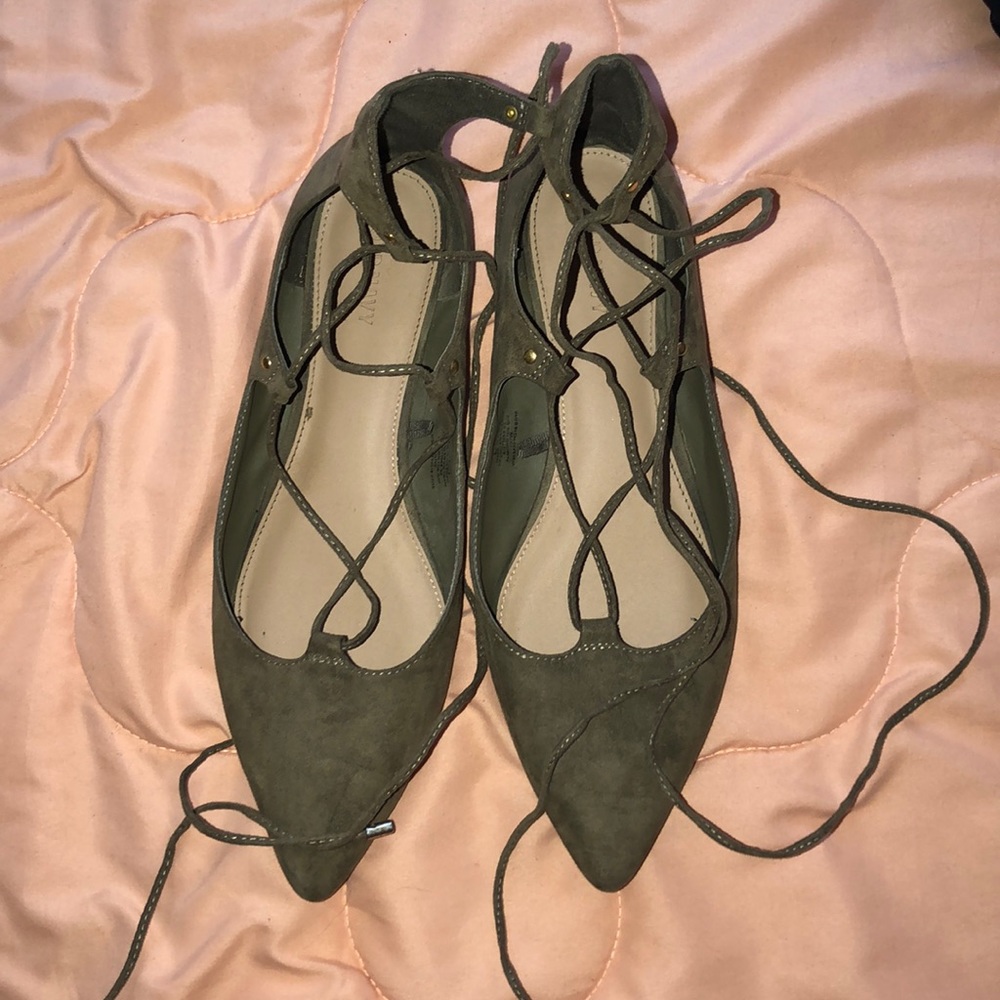 Green Pointed Toe Lace Up Flats